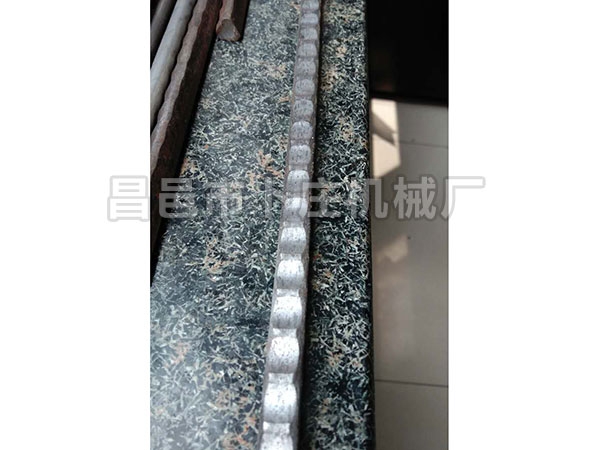 养猪用三角钢设备